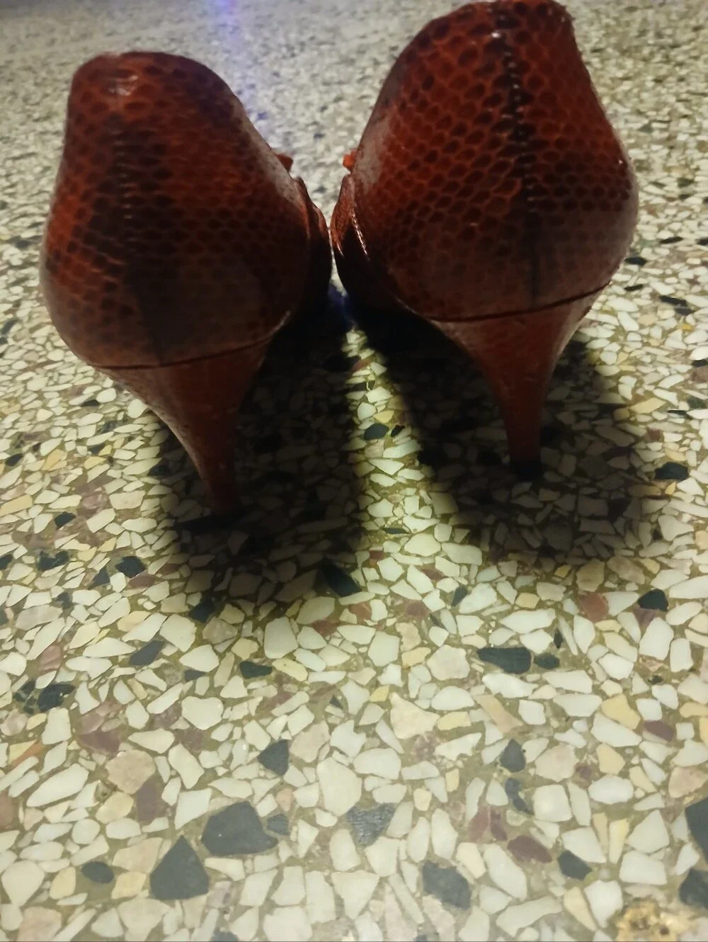Red Snake Skin Bow Tie Kitten Heel Heels Size 8.5